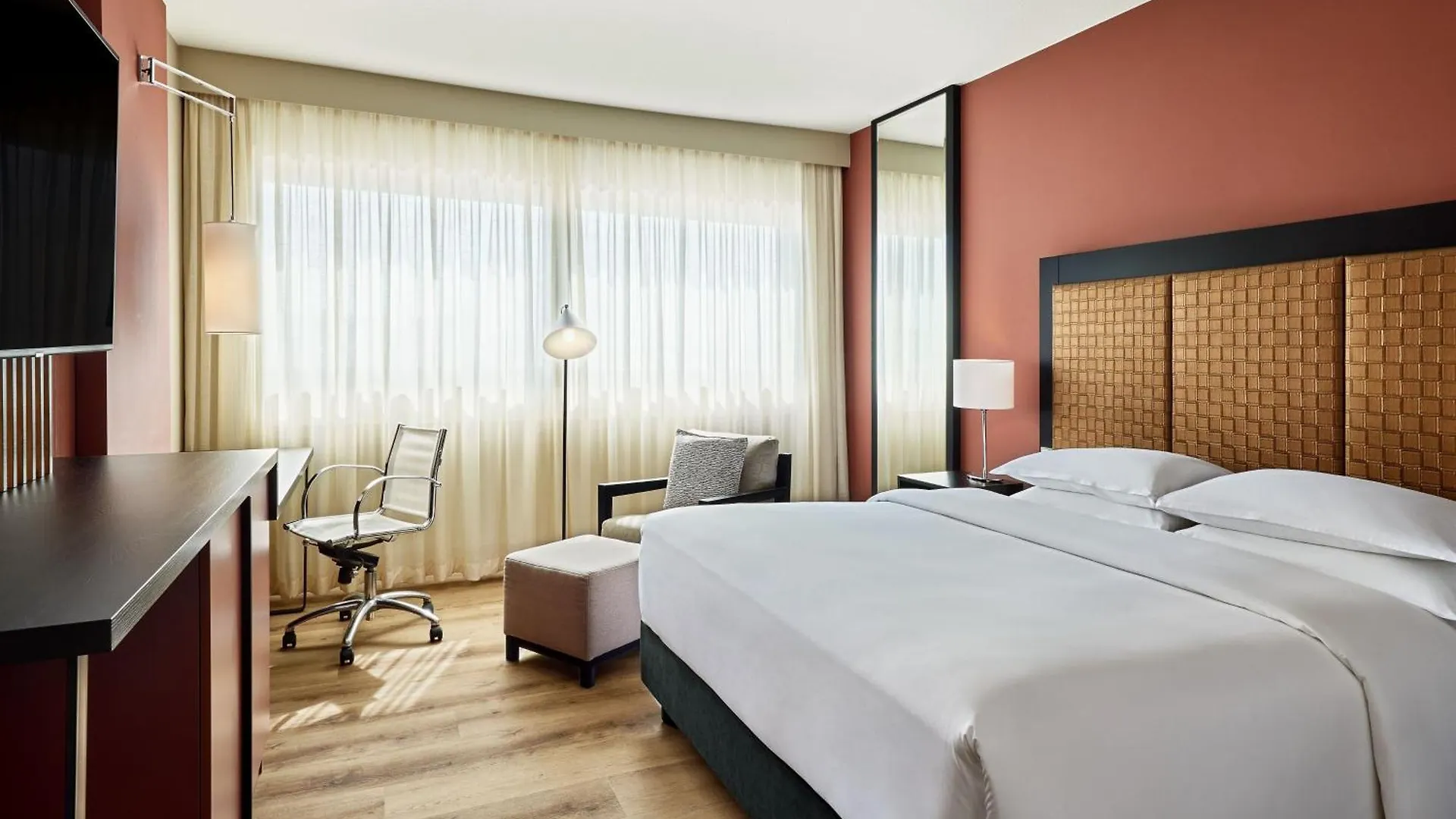 Sheraton Frankfurt Airport Hotel & Conference Center Франкфурт-на-Майне 4*,