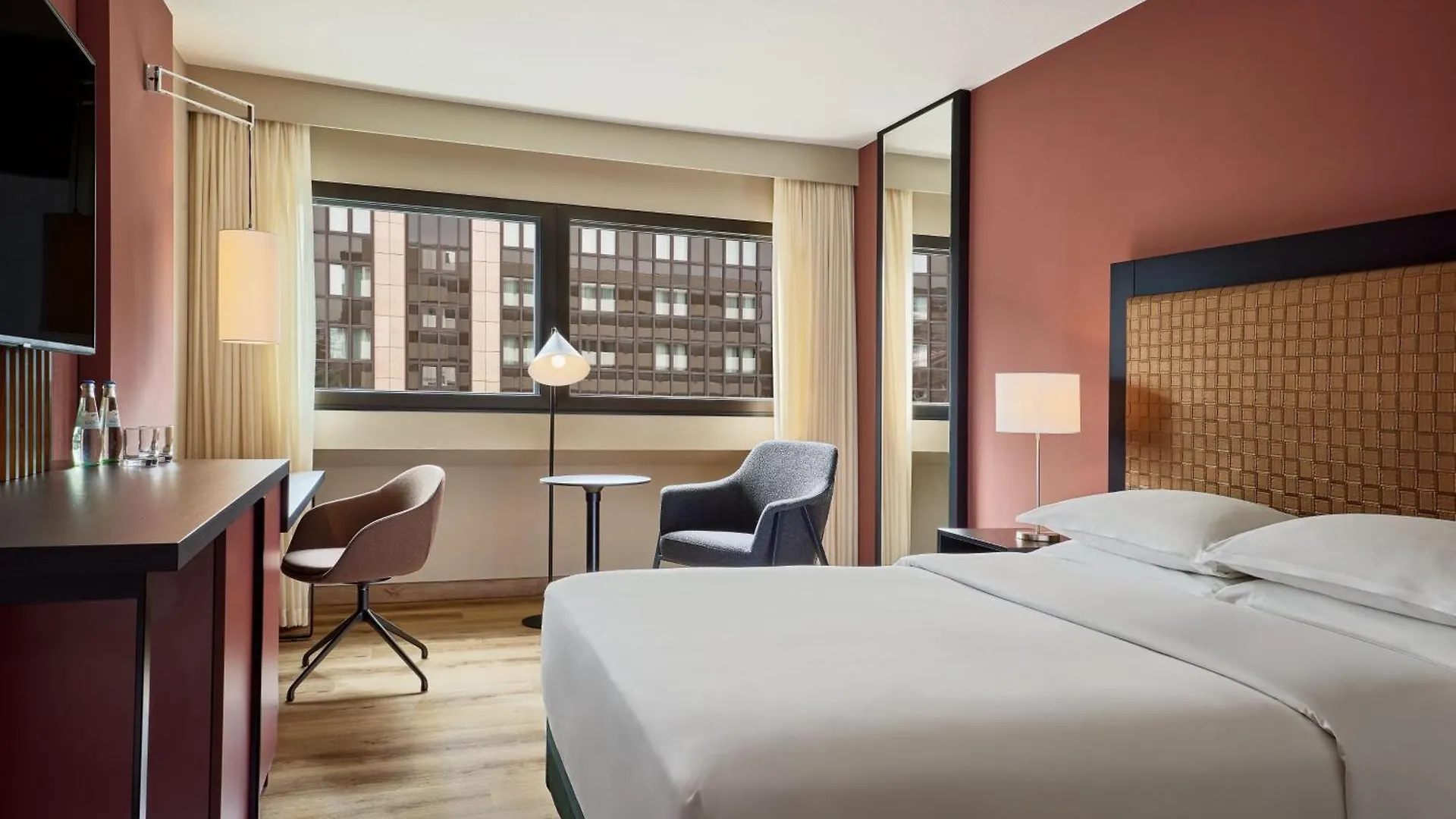 Sheraton Frankfurt Airport Hotel & Conference Center Франкфурт-на-Майне 4*,  Германия