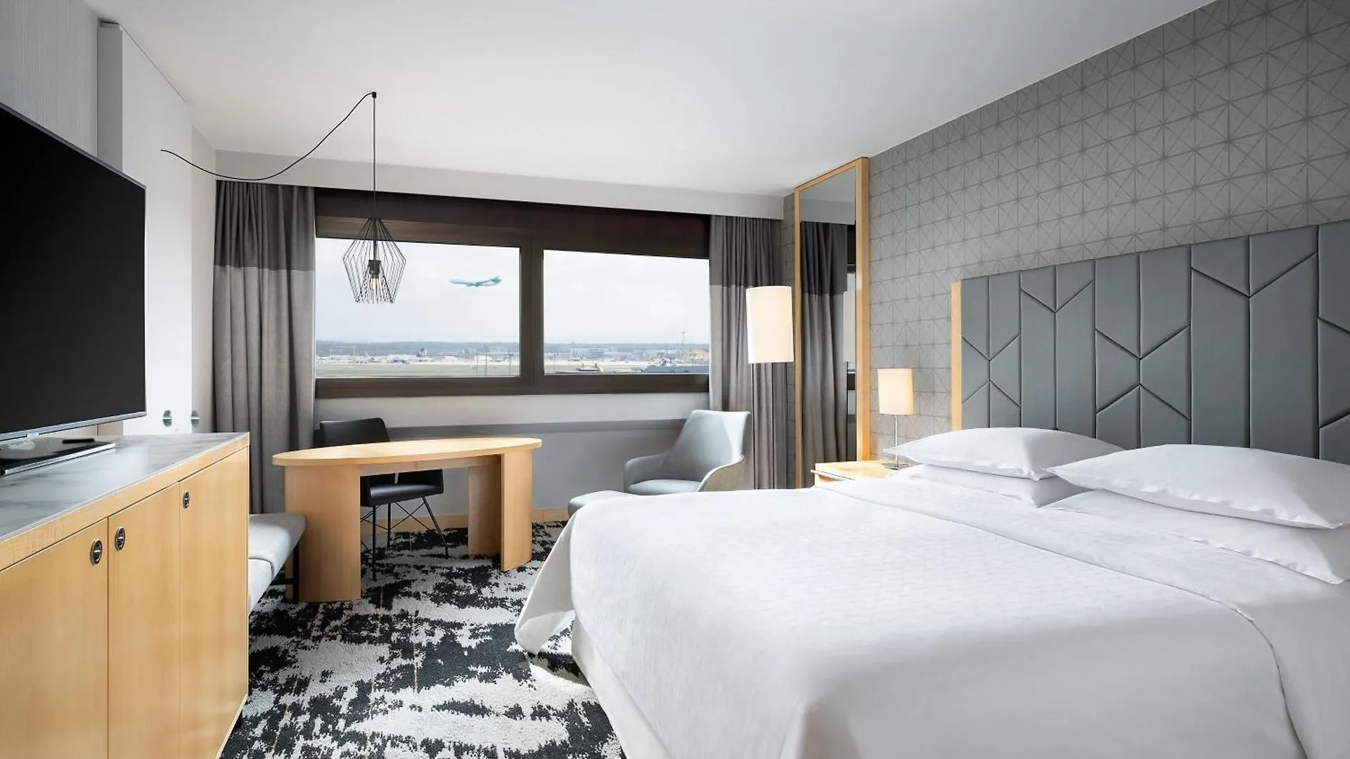 Sheraton Frankfurt Airport Hotel & Conference Center Франкфурт-на-Майне 4*,
