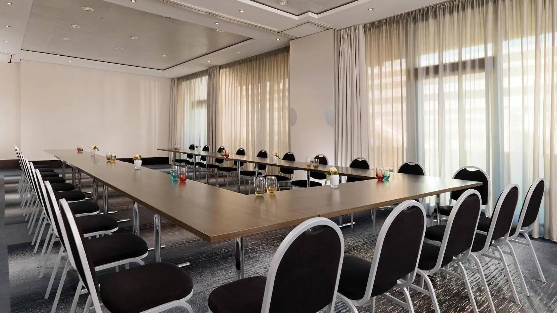 ****  Sheraton Frankfurt Airport Hotel & Conference Center Франкфурт-на-Майне Германия