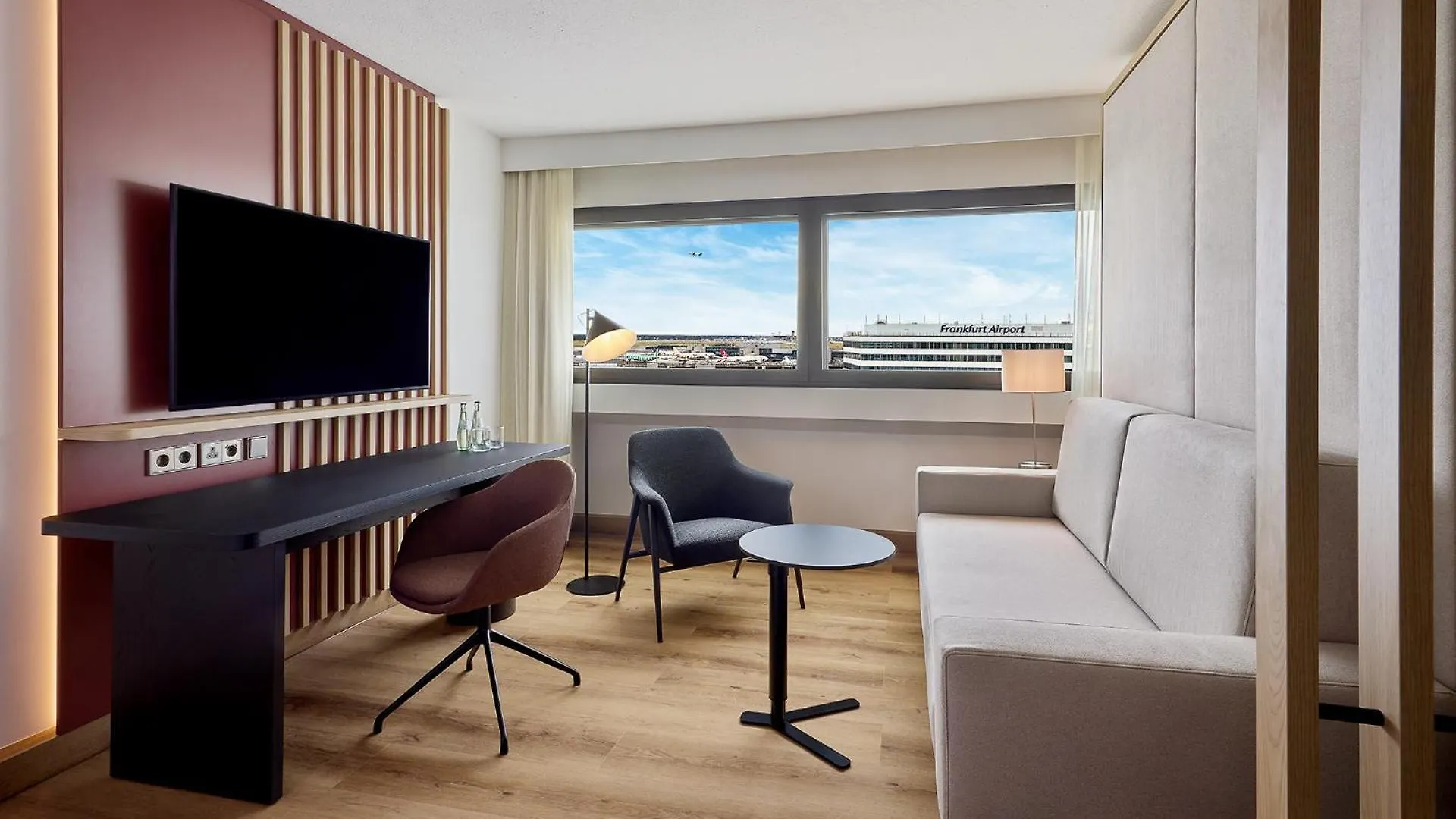 Sheraton Frankfurt Airport Hotel & Conference Center Франкфурт-на-Майне 4*,  Германия